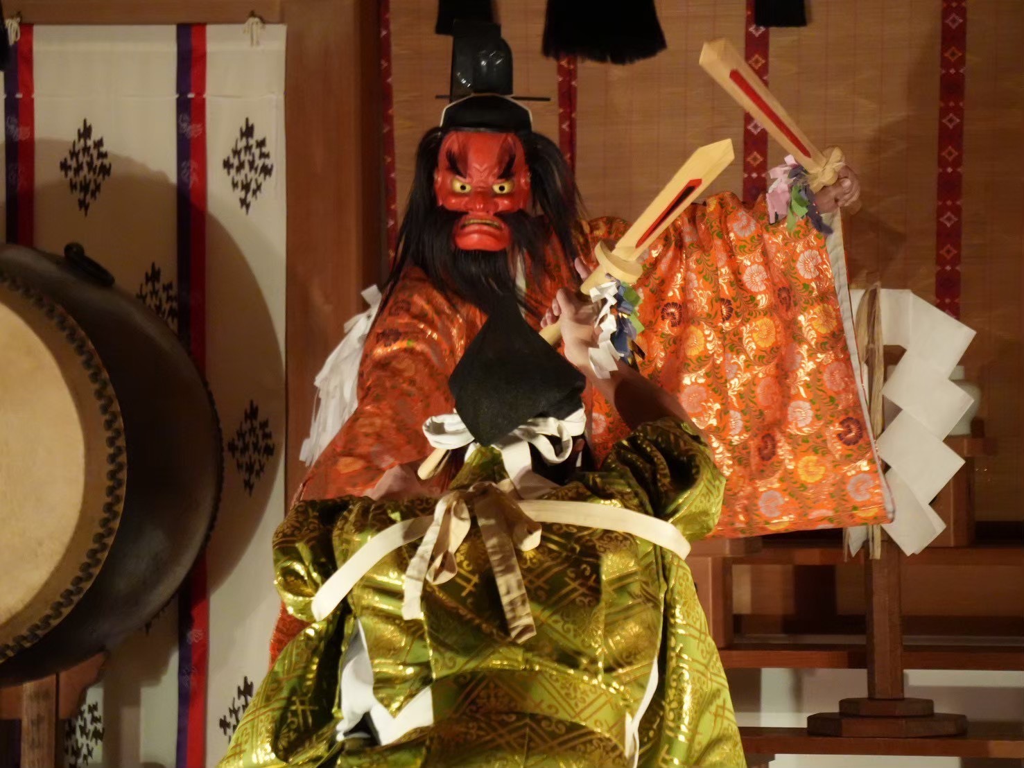 太々神楽の舞