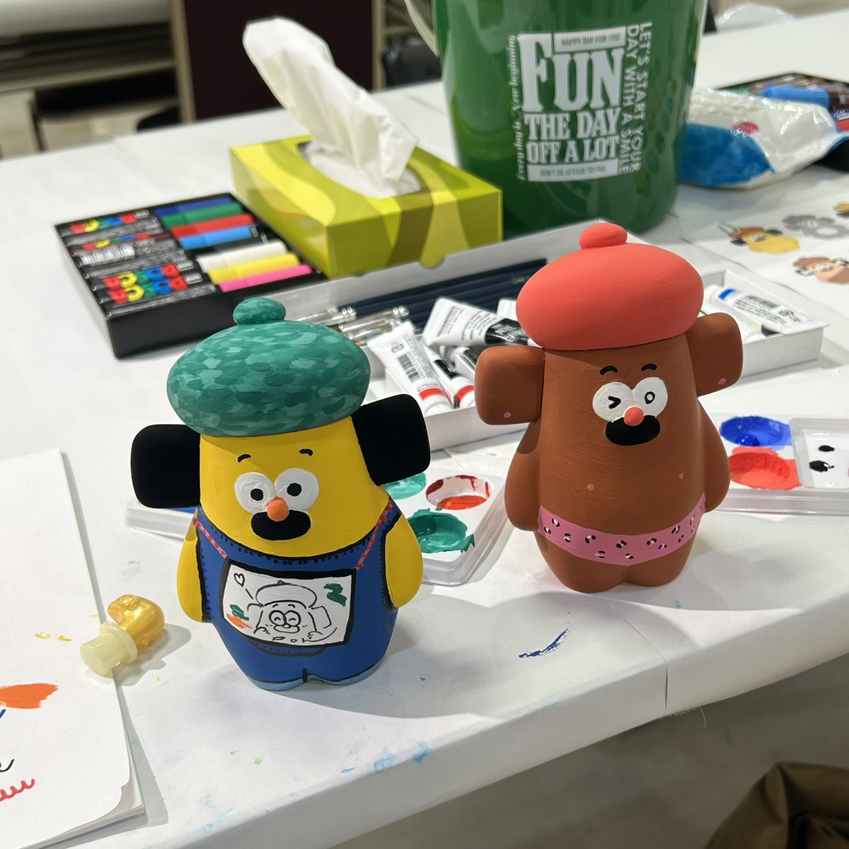 かなざわまこと先生による「おひげのポン」ソフビ色塗りワークショップ