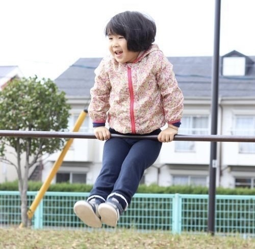 子供達に鉄棒 縄跳びなど初歩体育教えます Aini アイニー